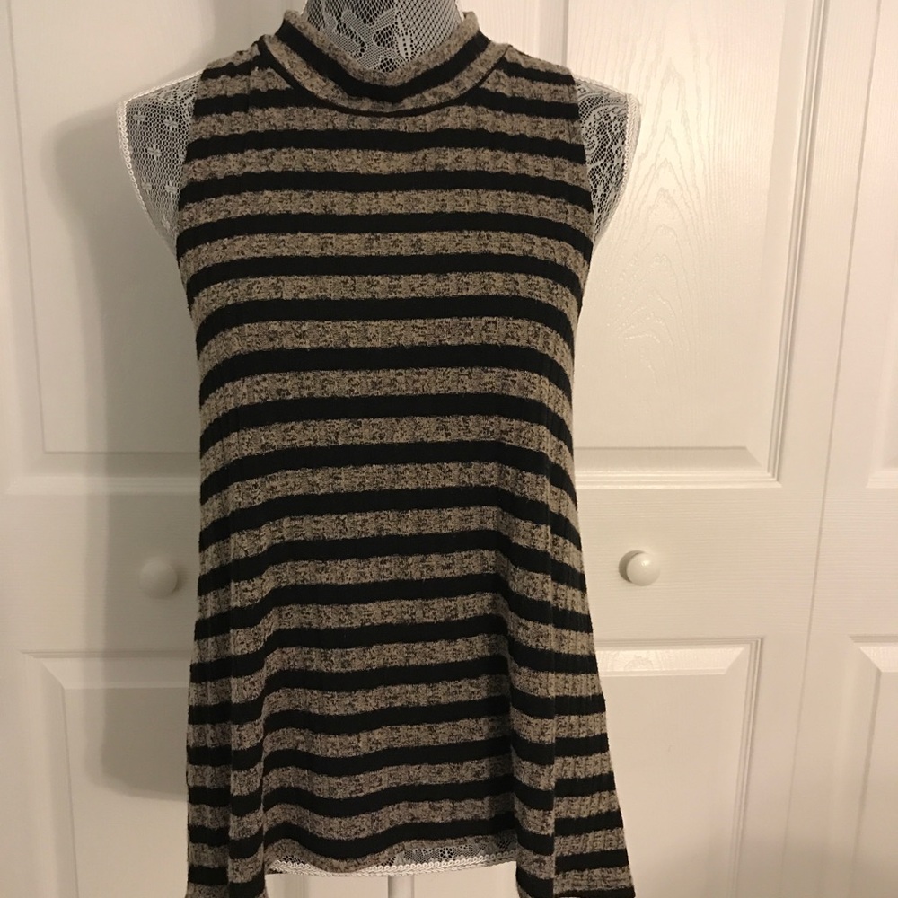 Short sleeve high neck line top